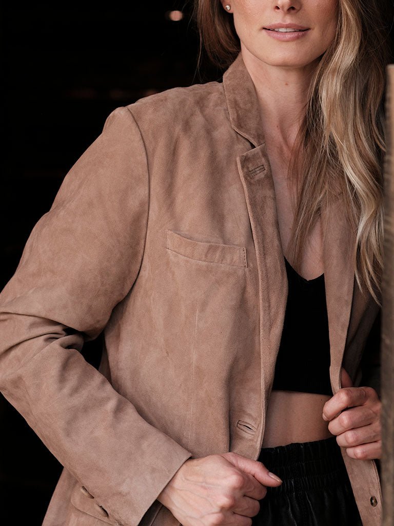 Blazer Gamuza en cuero premium — BOR Boutique