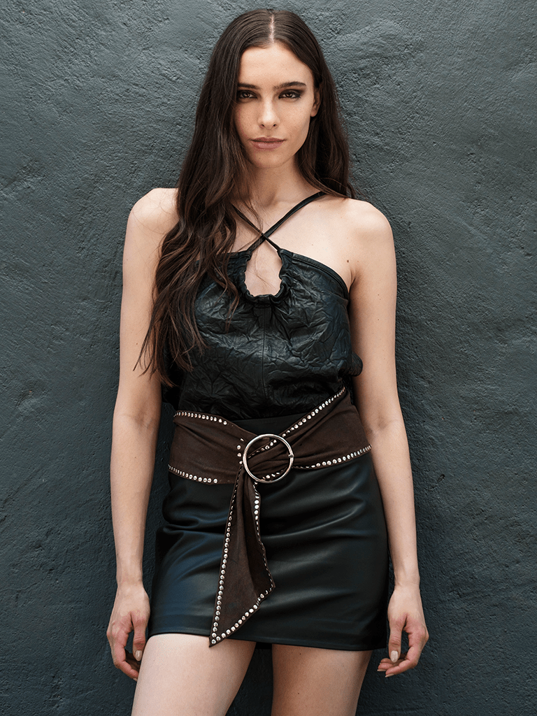 Cinturon Cuero Tachas en cuero premium — BOR Boutique