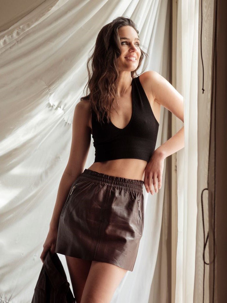 Mini de cuero Baggy Burdeo