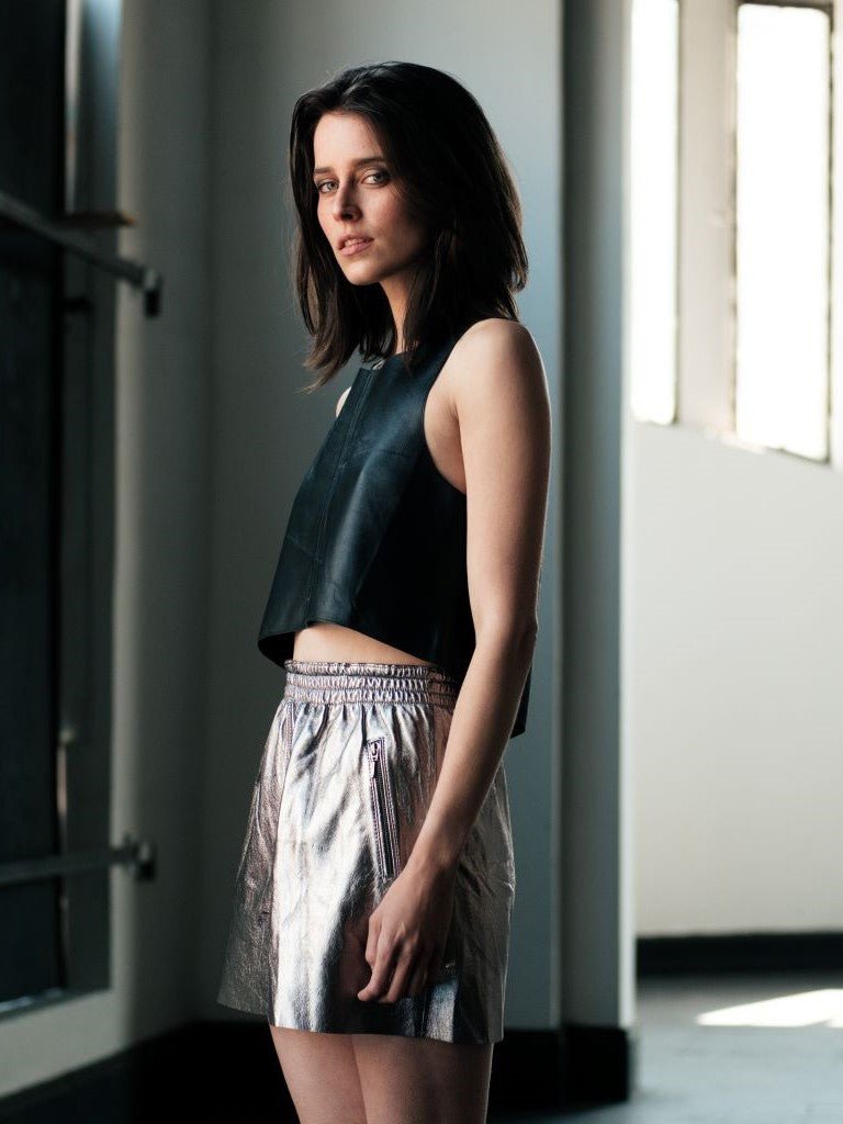 Mini de cuero Baggy Burdeo