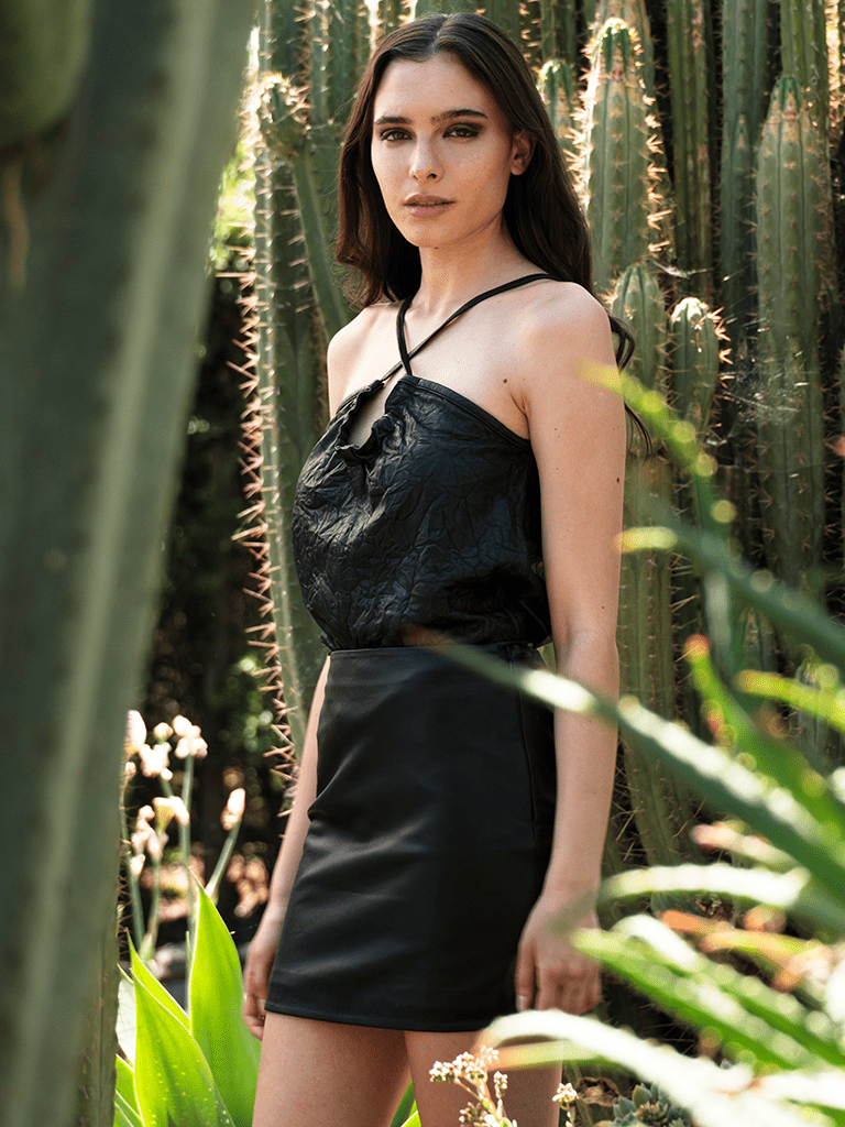 Mini de cuero Basica Negra en cuero premium — BOR Boutique