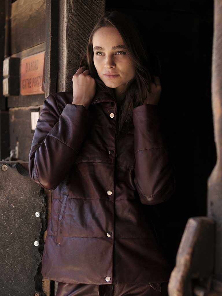 Puffa cuero pandora burdeo - Bor spa