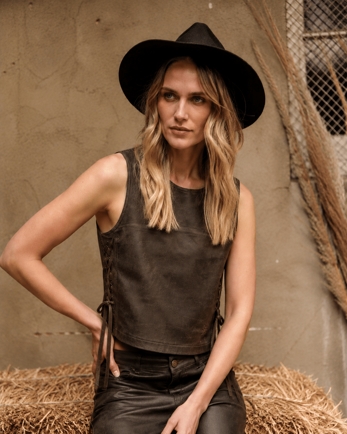 Top de Cuero Sabina Western color café - Bor spa